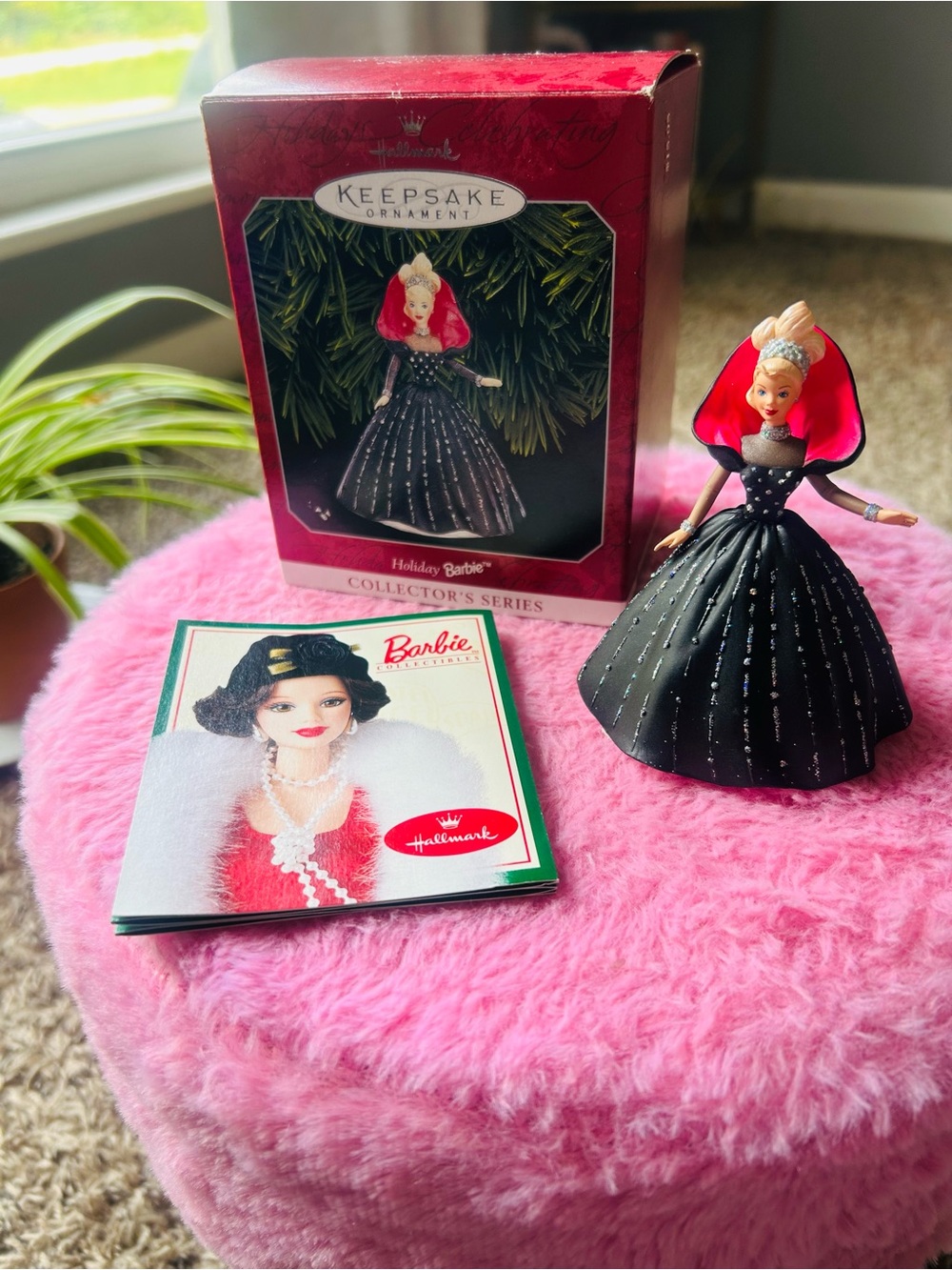 1998 Hallmark Keepsake Holiday Barbie #6 Final in Series QXI4023